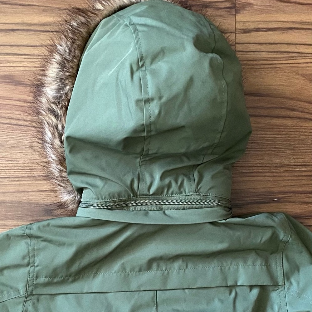 SOLD - NWOT Ultimate Girl's Winter Parka Hooded Fleece Lined w/ Faux Fur - Picture 7 of 10